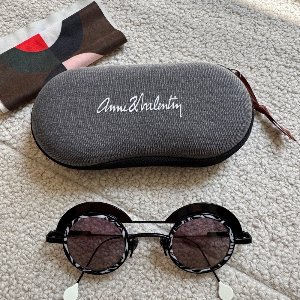 Anne et Valentin Sunglasses with Case